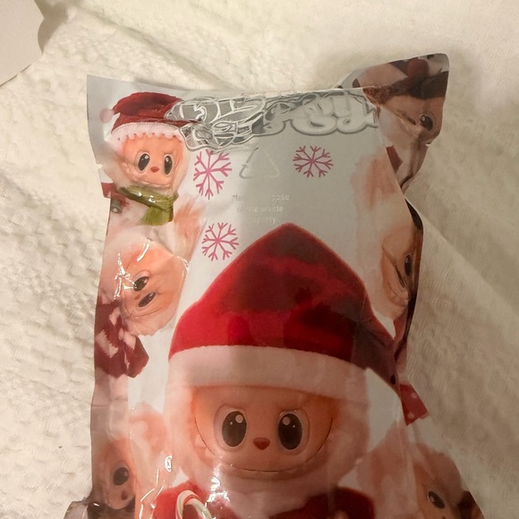 Coca-Cola Christmas Labubu. New 🆕 in the opened box - Picture 3 of 7